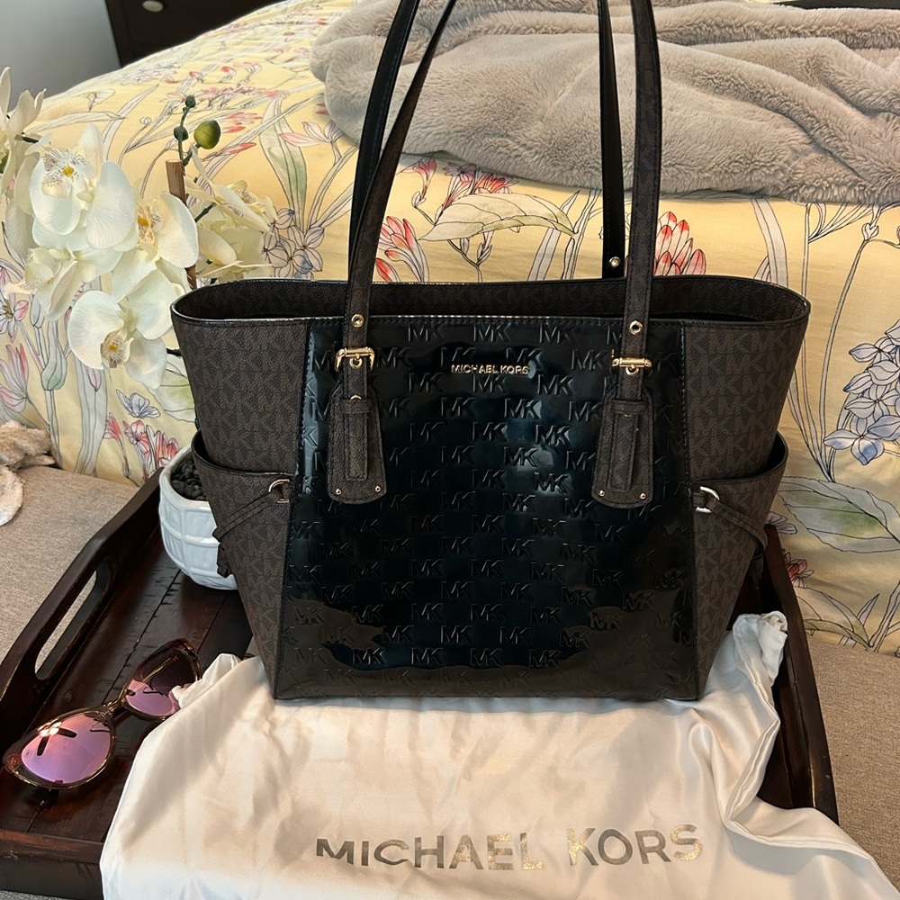 Michael Kors Glossy Black and Brown Tote
